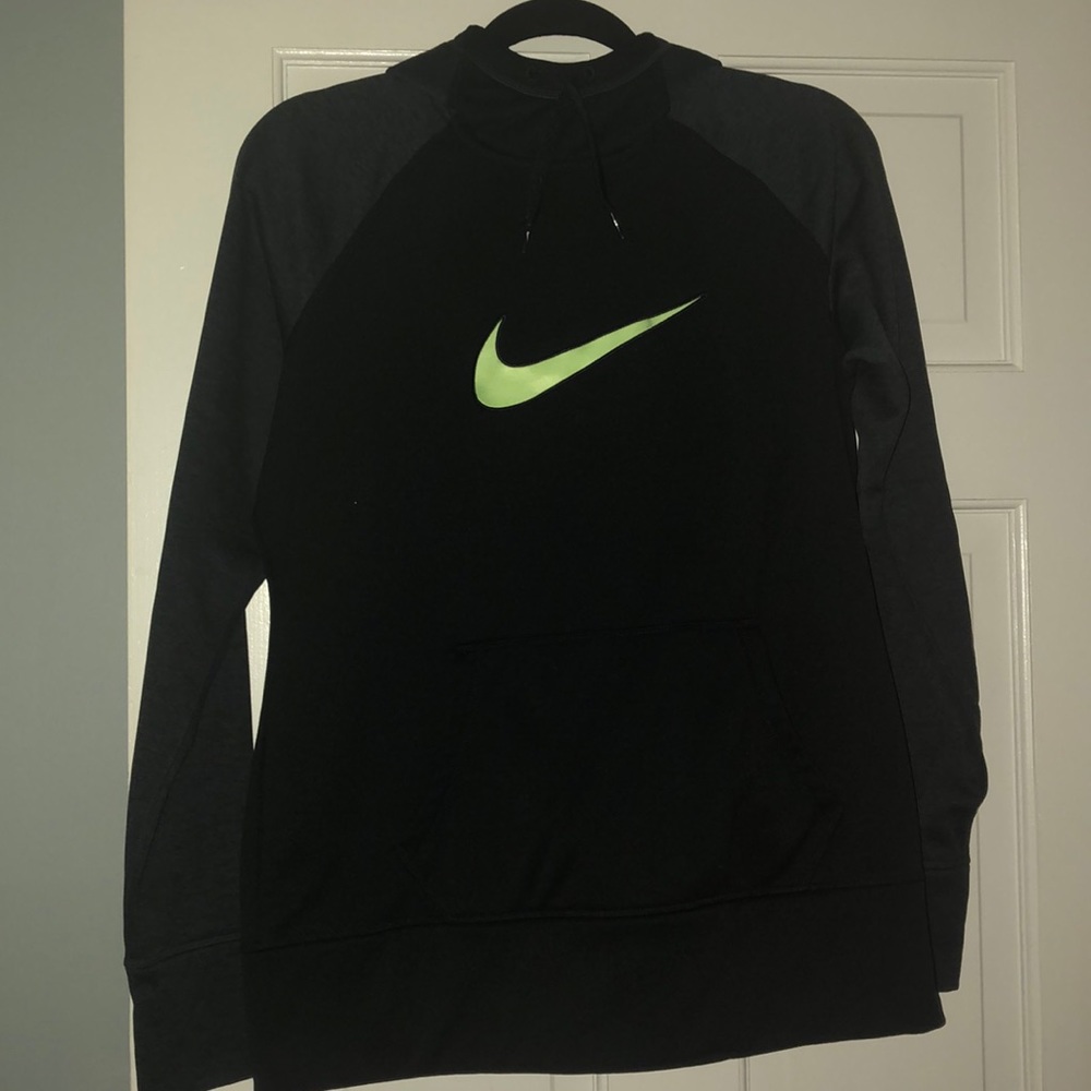 NWOT Nike Sweatshirt